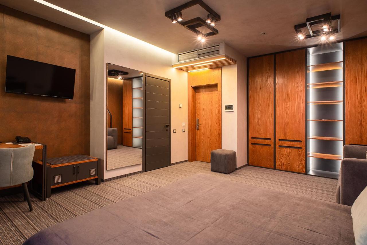 Mojo Hall Hotel Луцьк Екстер'єр фото