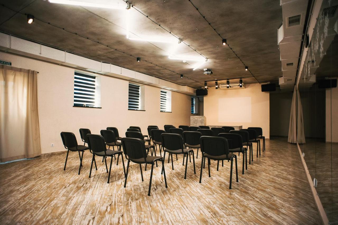 Mojo Hall Hotel Луцьк Екстер'єр фото