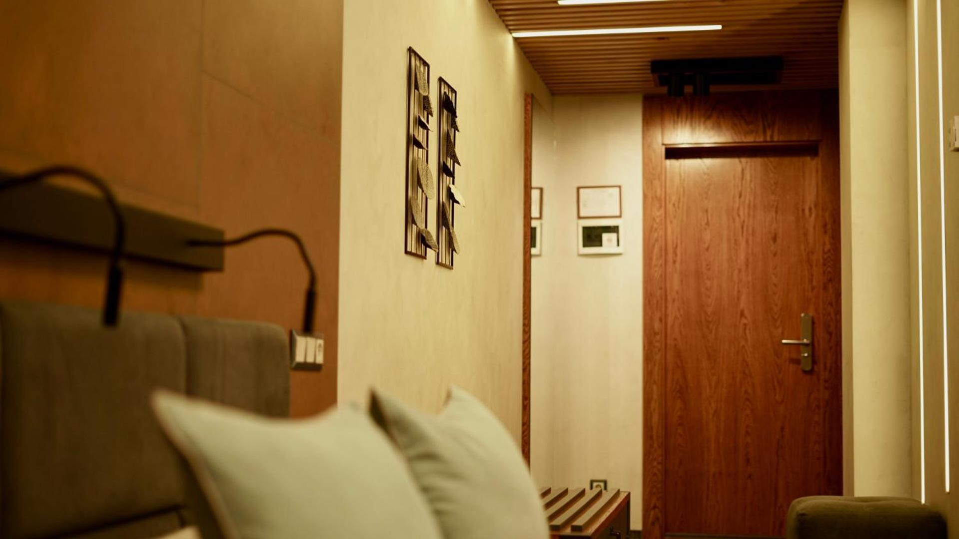 Mojo Hall Hotel Луцьк Екстер'єр фото