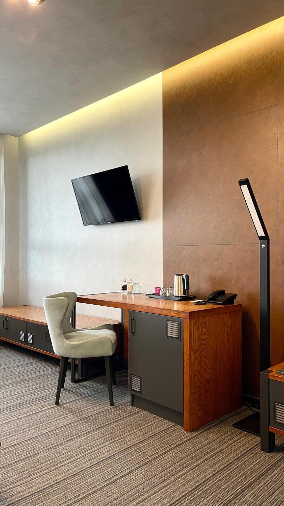 Mojo Hall Hotel Луцьк Екстер'єр фото